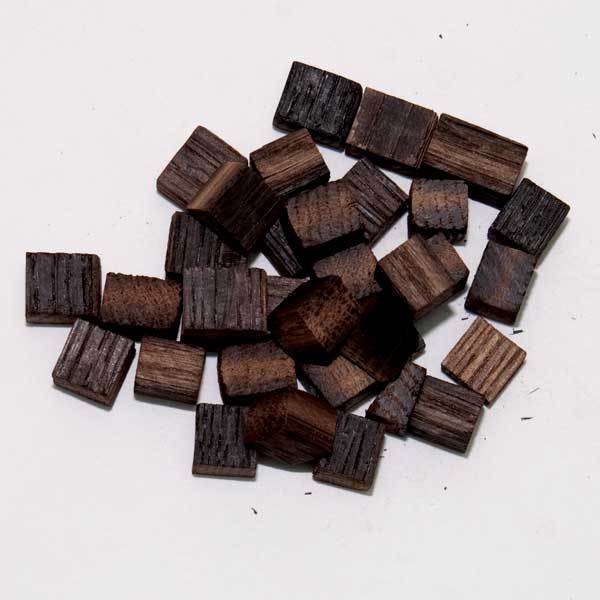 American heavy toast oak cubes in a pile